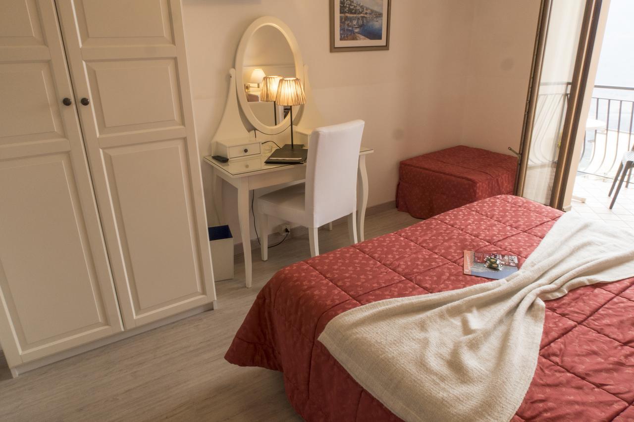 Hotel Garni Bel Sito Tremosine Kültér fotó